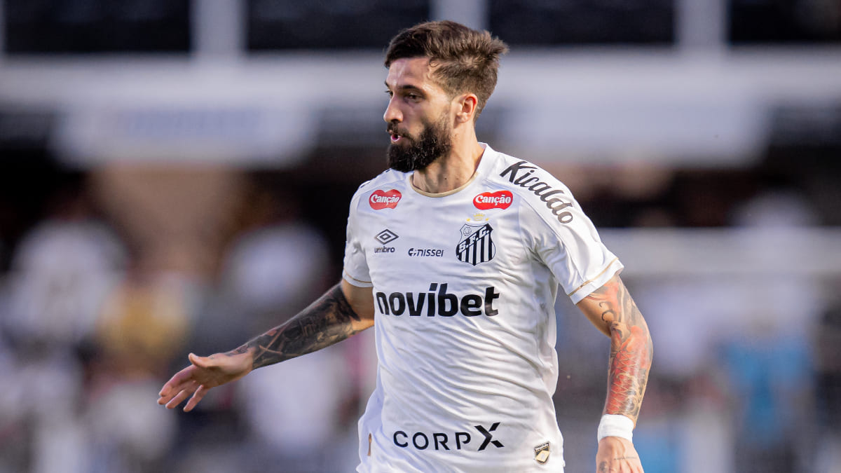 Dirigente do Santos explica confusão sobre contrato de atacante do Cruzeiro