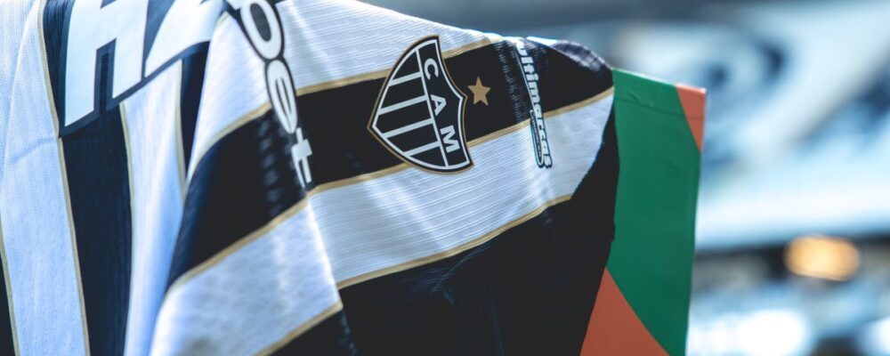 Dirigentes do Atlético se reúnem com técnico e jogadores: ‘Encontro positivo’