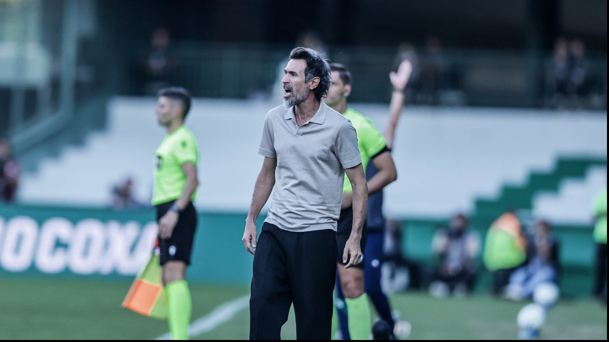 Domínguez aponta ‘dor tremenda’, mas elogia Atlético após derrota: ‘É o caminho’