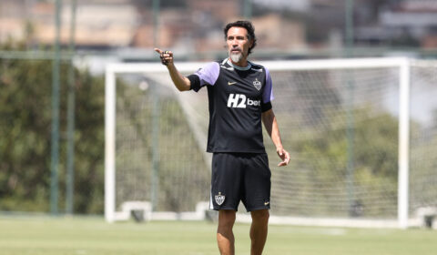 Domínguez explica ausência de Cissé e exalta outra joia do Atlético: ‘Joga muito bem’