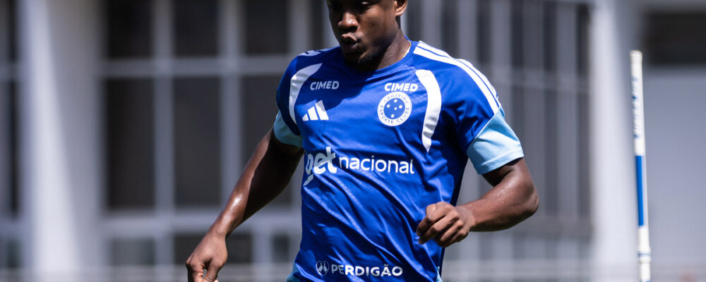 Dupla volta a entrar em campo pelo Cruzeiro após mais de dois meses