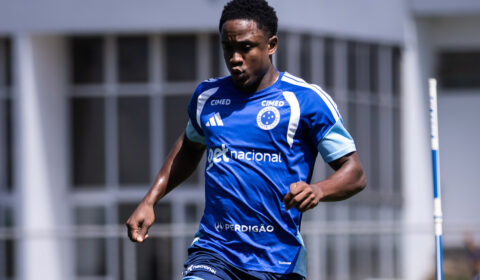 Dupla volta a entrar em campo pelo Cruzeiro após mais de dois meses