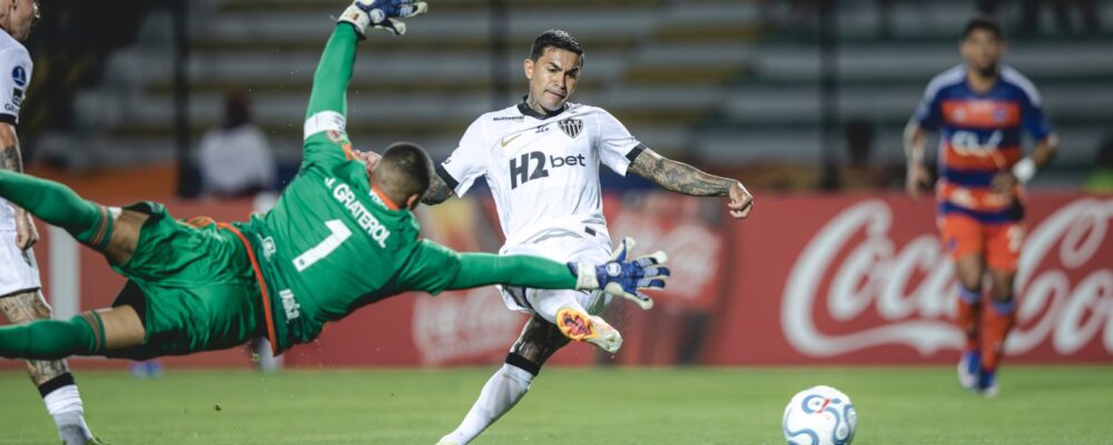 Em qual canal vai passar Santos x Atlético hoje (11/4)?