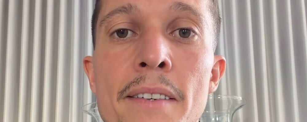 Em vídeo, Bernard volta a pedir desculpas à torcida do Atlético