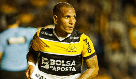 Ex-meia do Atlético, Otero decide jogo da Série B com golaço de falta nos acréscimos