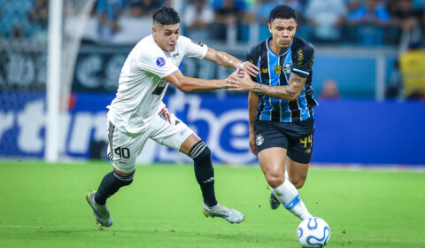 Grêmio vence Deportivo Riestra pela Sul-Americana e quebra jejum