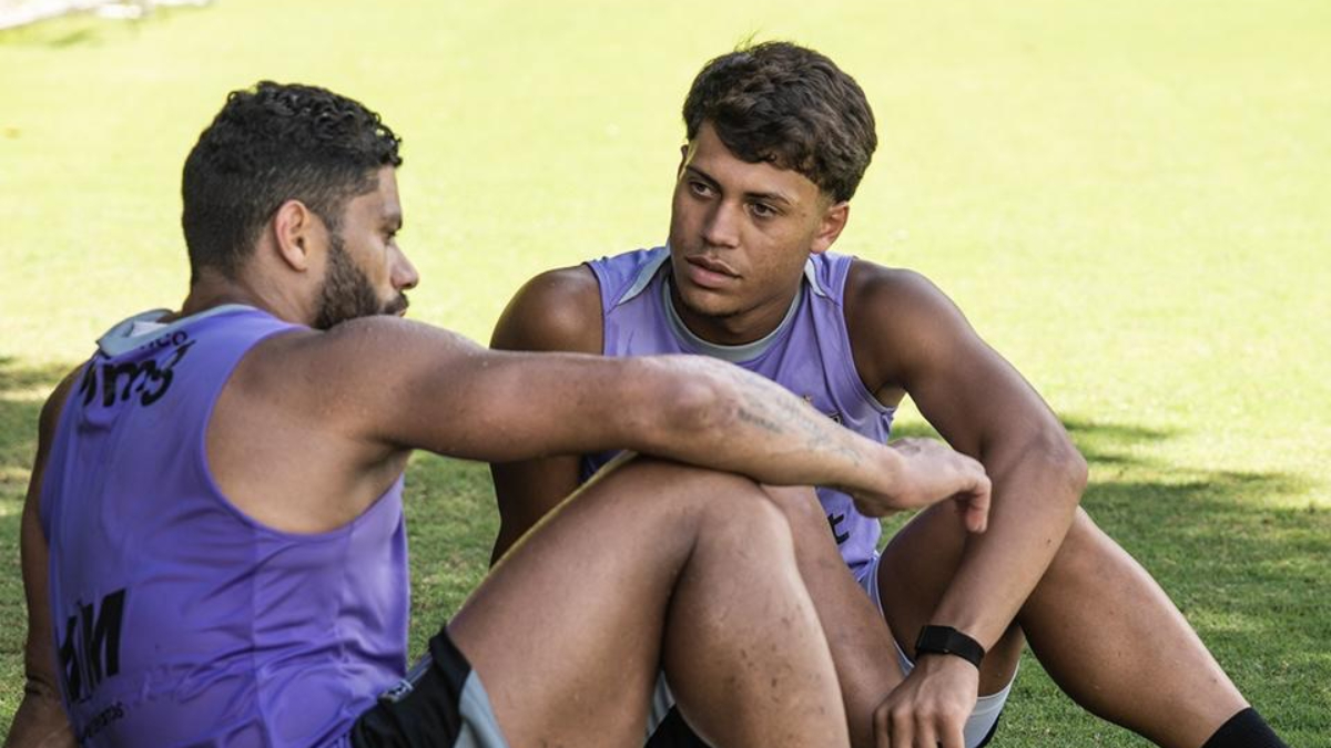 Hulk se emociona com 1º treino junto do filho no Atlético