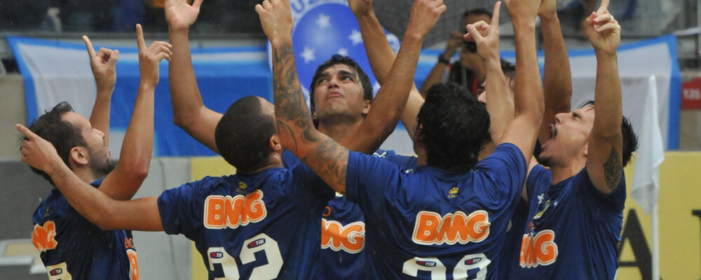 Ídolo e multicampeão pelo Cruzeiro estreia pelo futebol de várzea