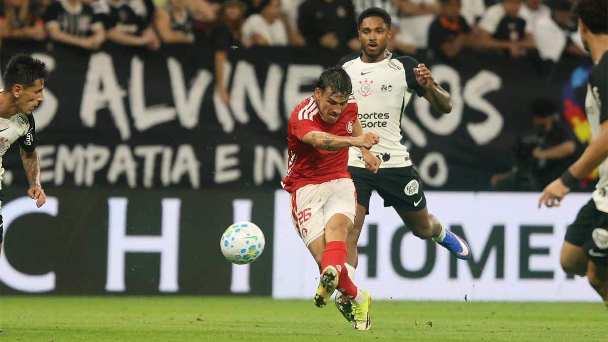 Inter vence Corinthians na Neo Química Arena, e pressão sobre Dorival aumenta