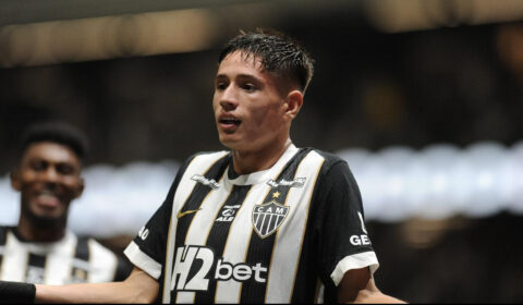 Ivan Román perde espaço no Atlético, e Domínguez responde sobre