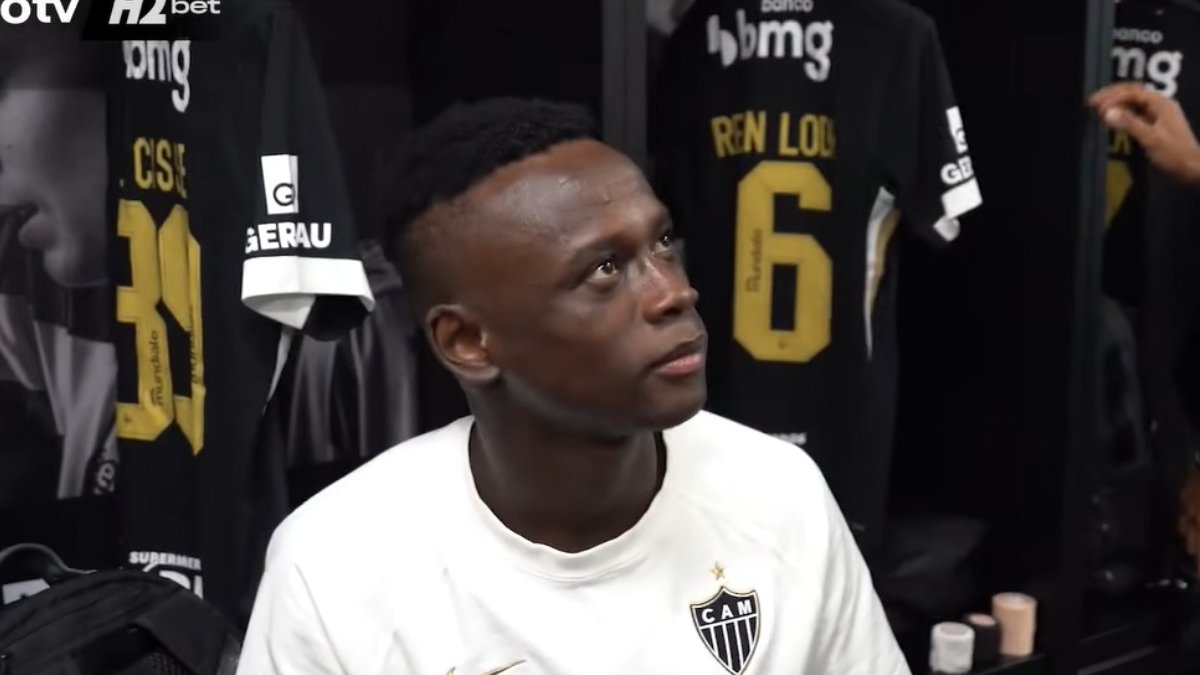 Jogadores do Atlético brincam com Cissé: ‘Dormiu na minha cama’