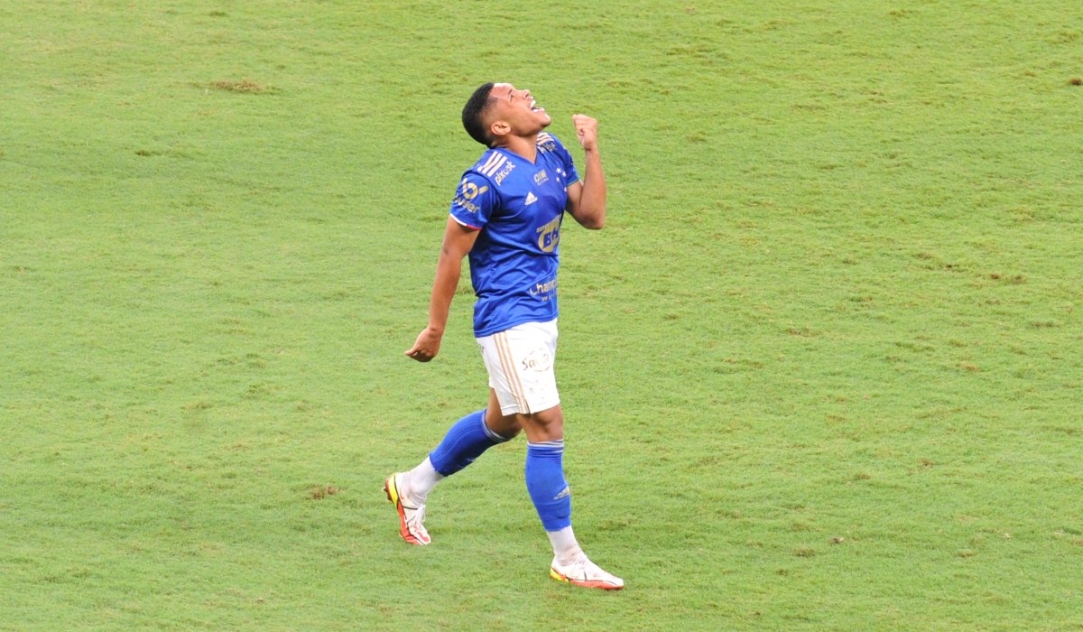 Lesões recorrentes de ex-Cruzeiro repercutem em jornais espanhóis