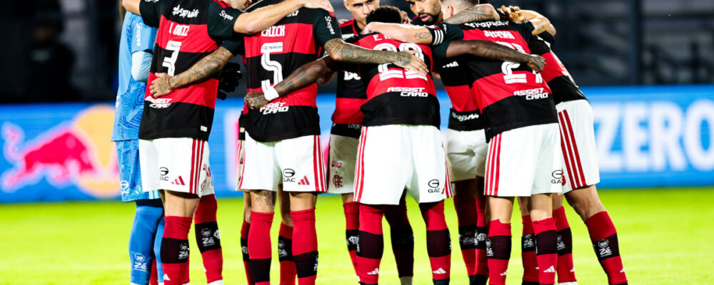 Mauro Cezar detona jogador do Flamengo em derrota para o Bragantino: ‘Acha que vai à Copa fazendo firulinha’