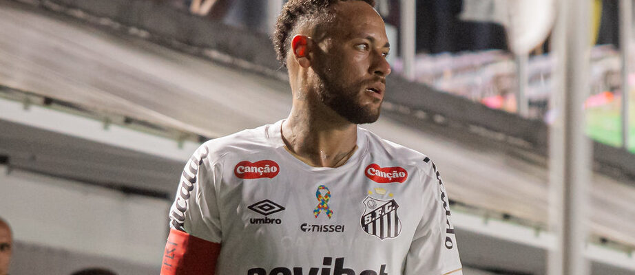 Neymar vai jogar contra o Galo? Saiba status do craque do Santos