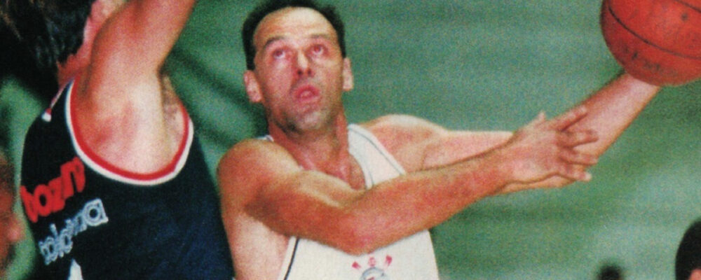 Oscar Schmidt quis ser jogador de futebol e ‘virou a casaca’ entre arquirrivais