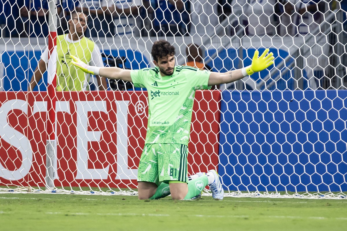 Otávio celebra oportunidade no Cruzeiro e afirma: ‘Estou preparado’