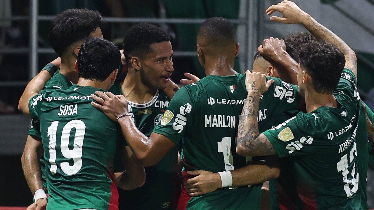 Palmeiras bate Sporting Cristal e assume liderança do grupo na Libertadores