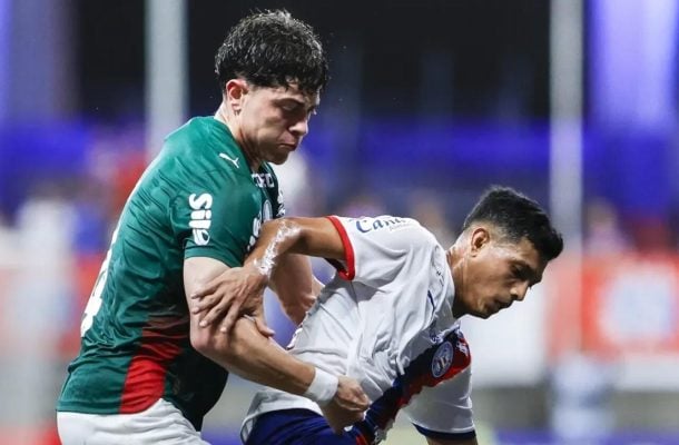 Palmeiras marca no fim, vence o Bahia e amplia vantagem na liderança da Série A