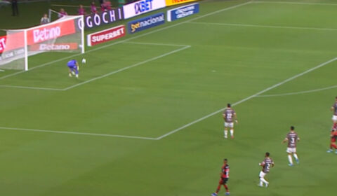 Pedro arrisca de longe, e Fábio sofre gol de costas em Flamengo x Fluminense