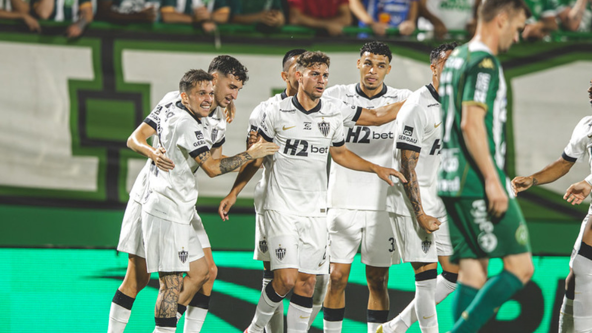 Quantas posições o Atlético pode subir no Brasileiro se vencer o Athletico-PR?