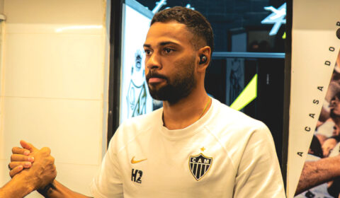 Renan Lodi diz ver companheiros sem confiança no Atlético: ‘Sou muito observador’