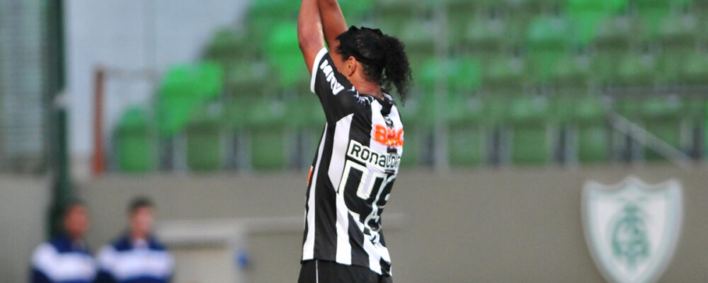 Ronaldinho exalta conexão com torcida do Atlético em documentário da Netflix