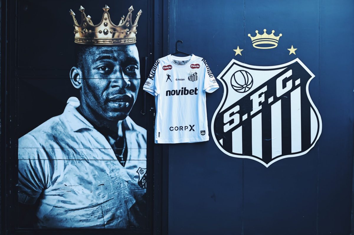 Santos anuncia uniforme com marca de Pelé; estreia será contra o Atlético