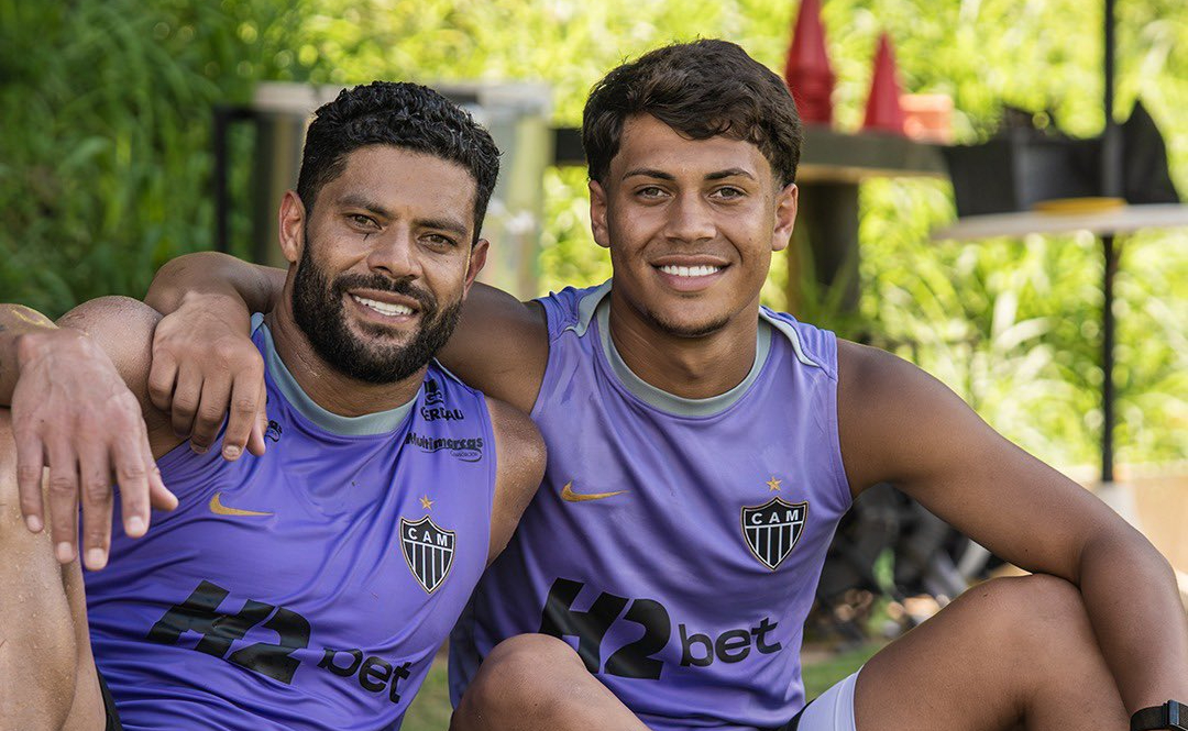 Sucessão no Atlético? Hulk faz primeiro treino com filho na Cidade do Galo
