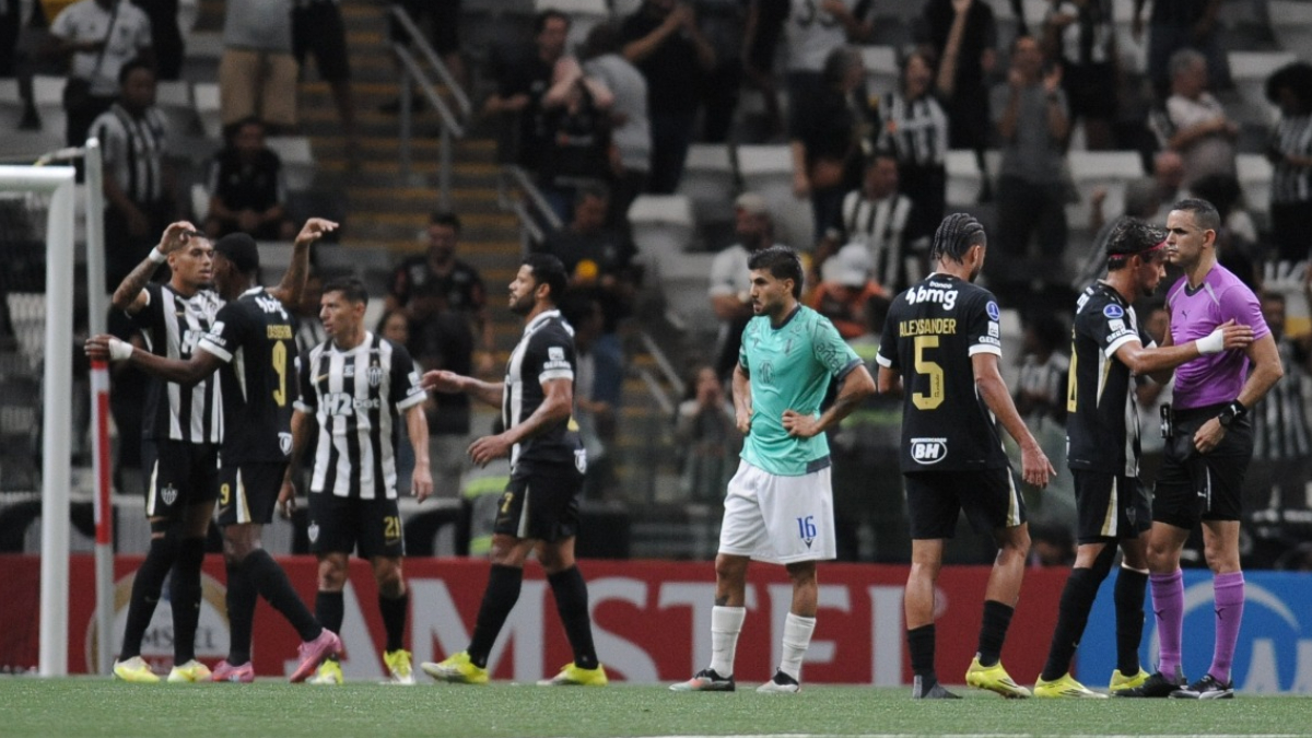 Titular critica atuação do Atlético em vitória sobre o Juventud