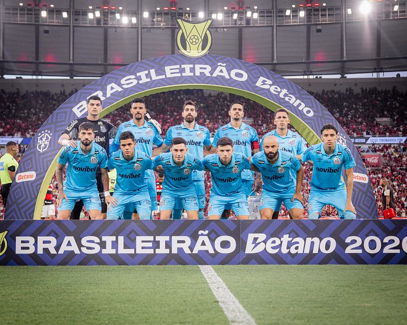 Titular do Santos, ex-Cruzeiro está fora de jogo com Atlético