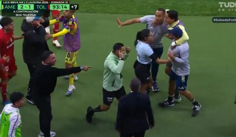 Vídeo: campeão pelo Atlético faz gesto obsceno em jogo no México