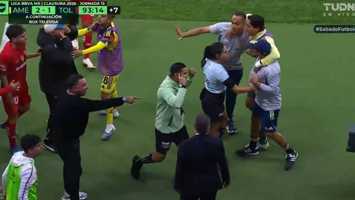 Vídeo: campeão pelo Atlético faz gesto obsceno em jogo no México
