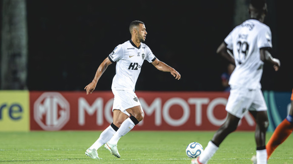 Zagueiro do Atlético prega confiança e opina: ‘Quando ganha esconde muita coisa’