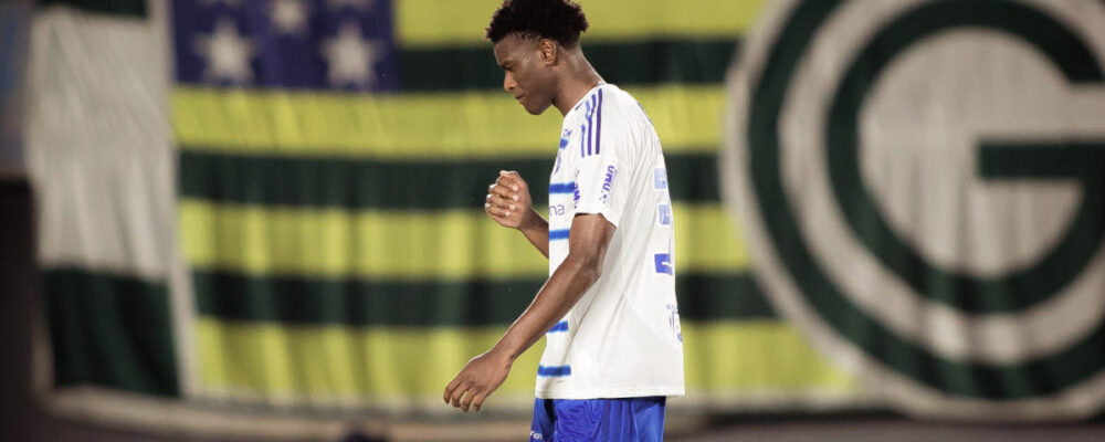 Zagueiro do Cruzeiro minimiza empate com Goiás fora de casa: ‘Jogo de 180 minutos’