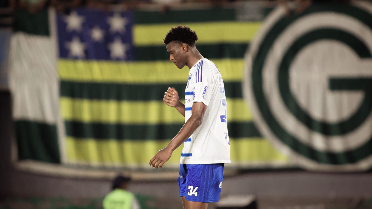 Zagueiro do Cruzeiro minimiza empate com Goiás fora de casa: ‘Jogo de 180 minutos’