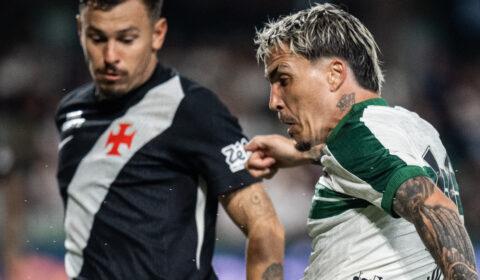 Zagueiro marca contra, e Vasco cede empate ao Coritiba pelo Brasileiro