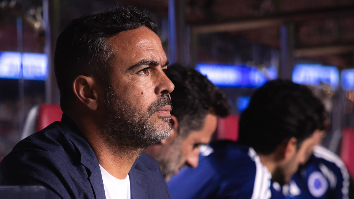 ‘Precisamos evoluir muito mais’: Artur Jorge avalia primeiro mês no Cruzeiro