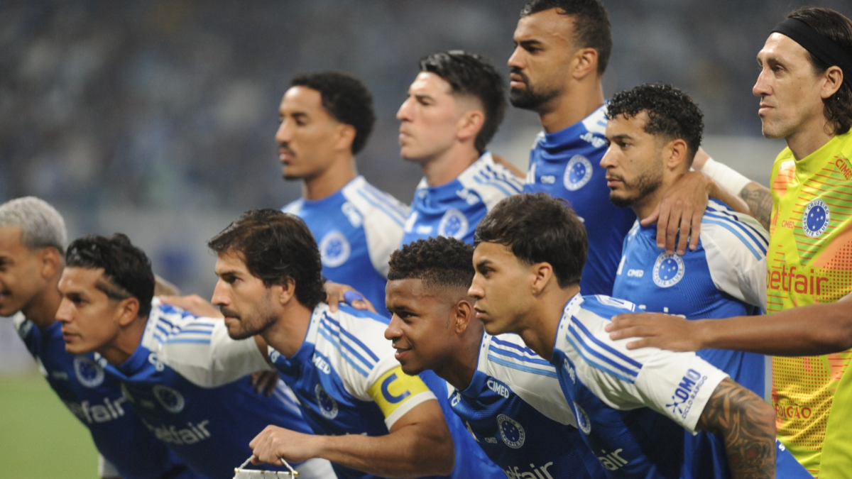 Time do Cruzeiro antes da semifinal da Copa do Brasil diante do Corinthians - (foto: Alexandre Guzanshe/EM/D.A. Press)
