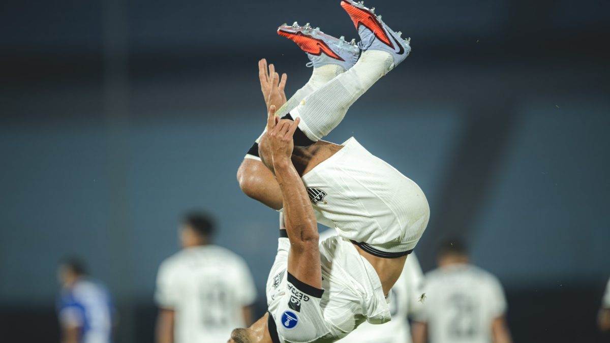 Vitor Hugo comemora gol contra o Juventud - (foto: Pedro Souza / Atlético)