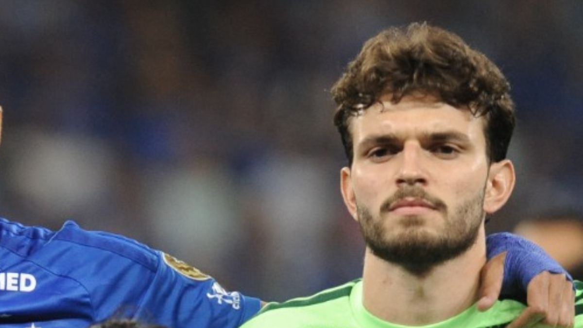 ‘Momento muito especial’, diz Otávio, do Cruzeiro, ao jogar contra goleiro Fábio