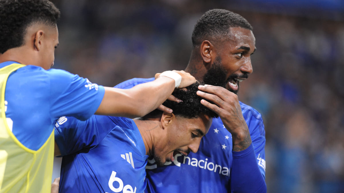 Christian marcou o segundo gol do Cruzeiro no triunfo sobre o Vitória, pela nona rodada - (foto: Alexandre Guzanshe/EM/DA Press)