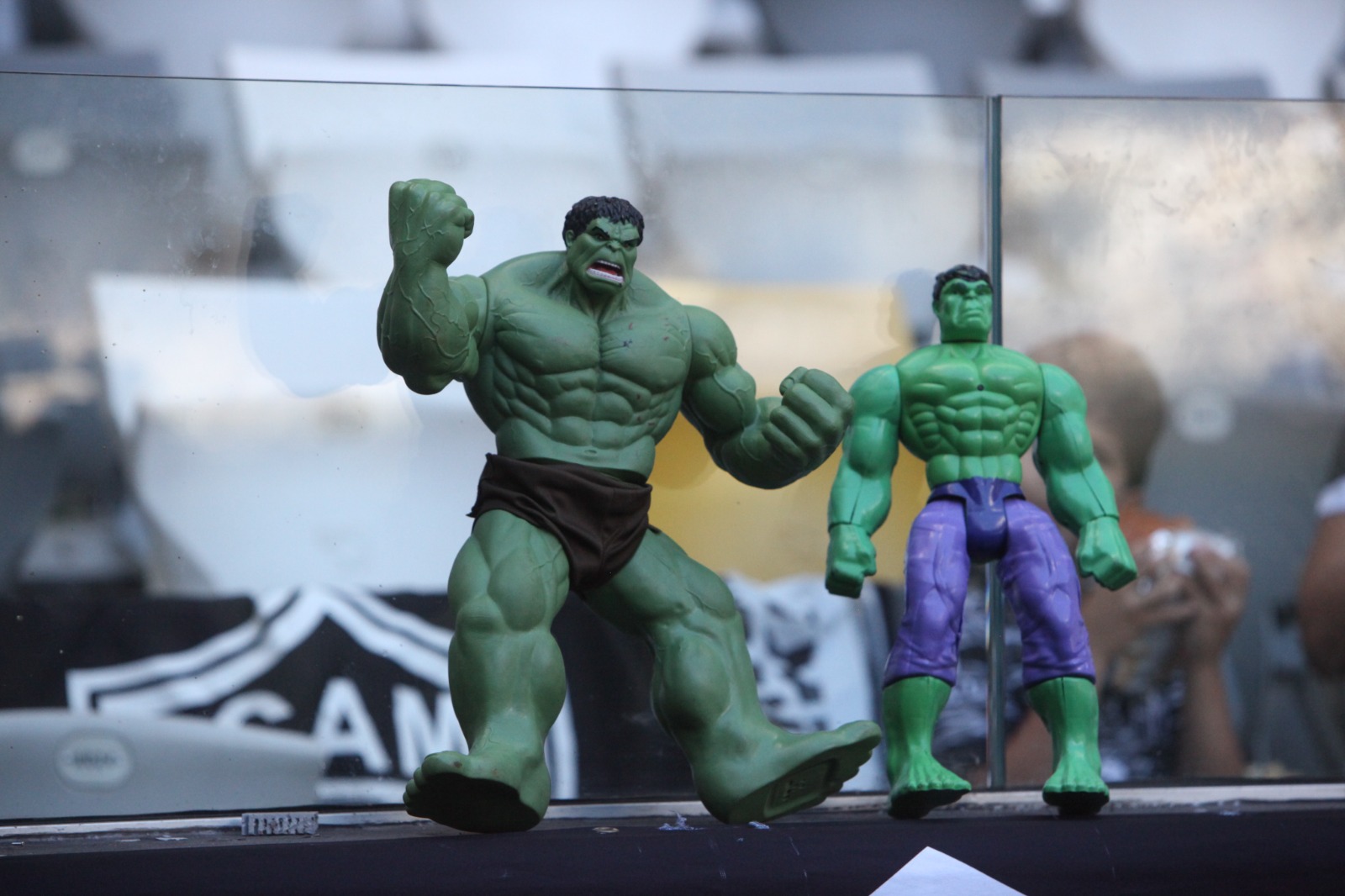 Imagem das homenagens feitas pelo Atlético e pela torcida a Hulk