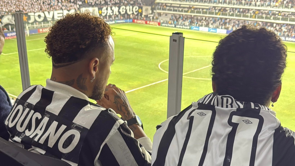 Neymar ao lado de Rodrygo na Vila Belmiro - (foto: Divulgação/Santos)