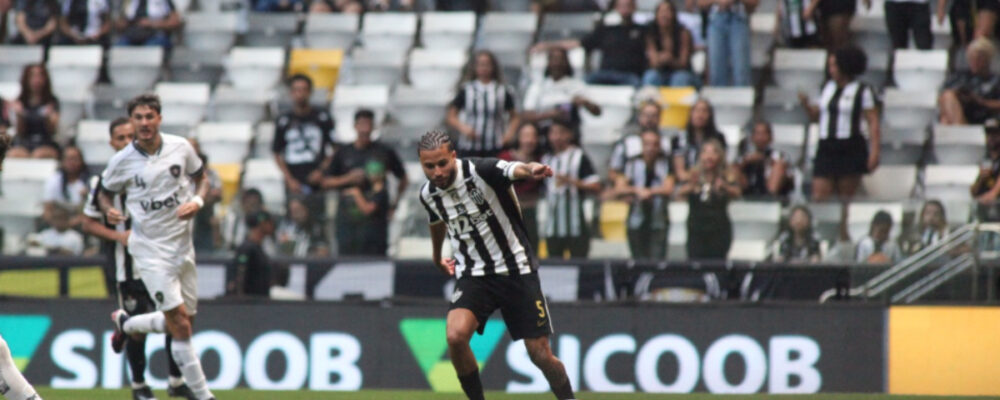 Alexsander aguarda chance no Atlético e revela conversa com ‘Barba’: ‘Vim para jogar’