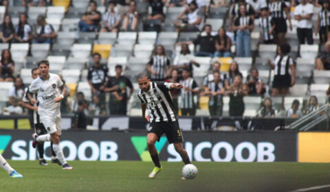 Alexsander aguarda chance no Atlético e revela conversa com ‘Barba’: ‘Vim para jogar’