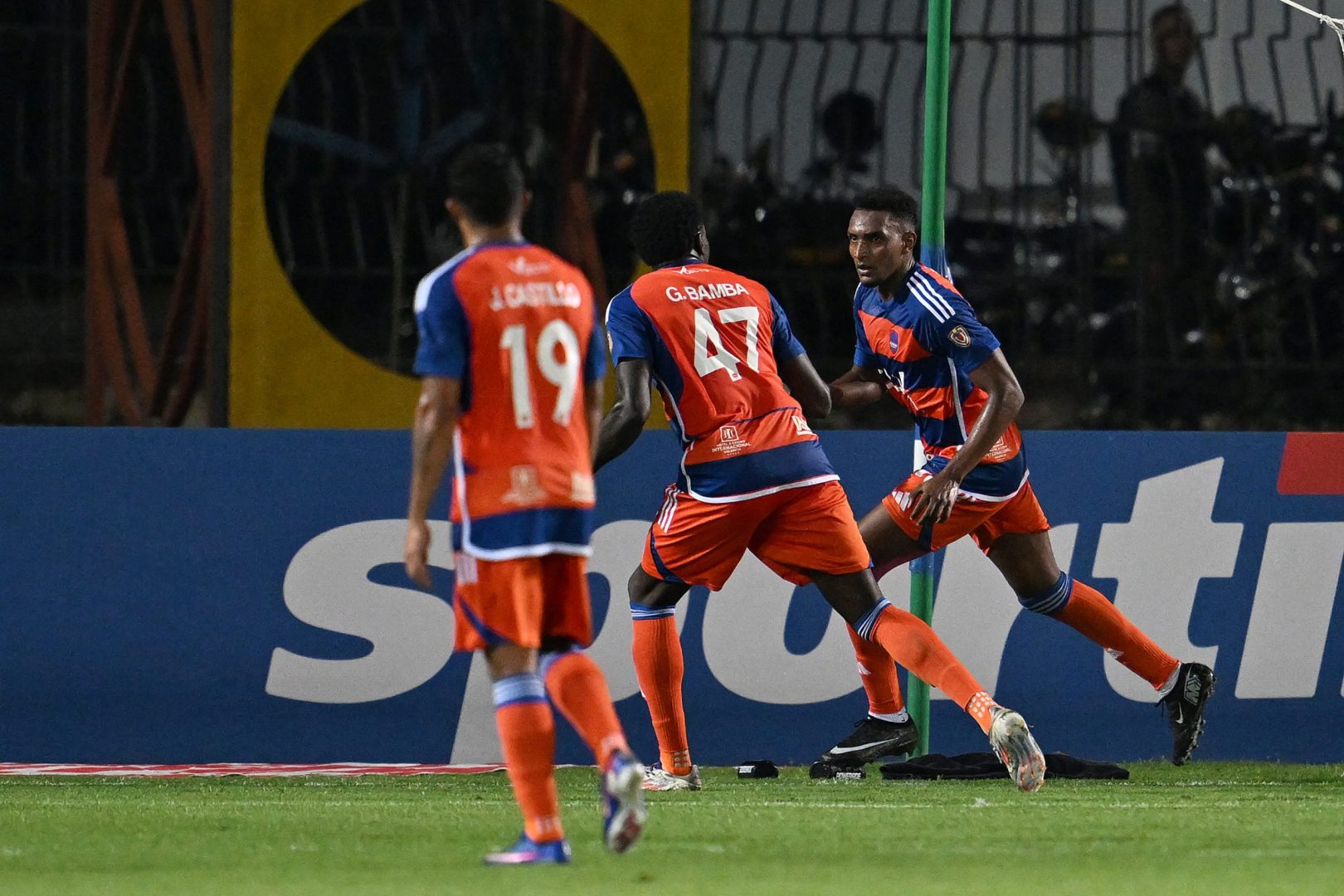 Algoz do Atlético, jogador do Puerto Cabello é convocado para Copa