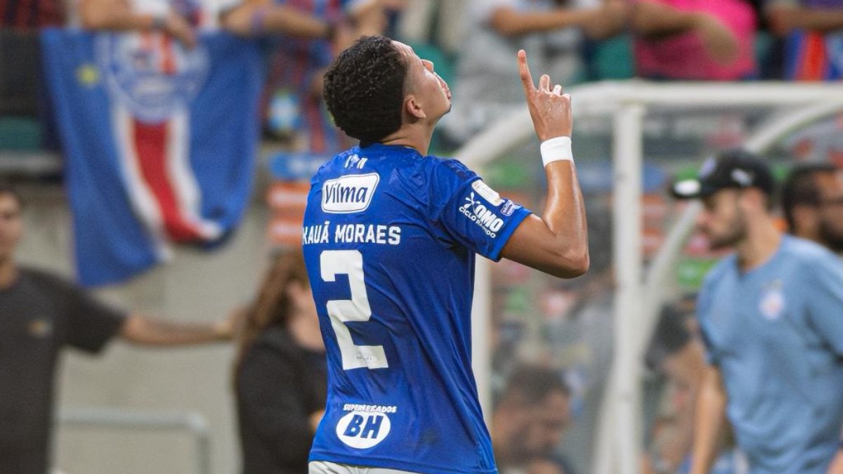 Apostas de Artur Jorge dão certo, Cruzeiro vence o Bahia e ‘respira’ no Brasileiro