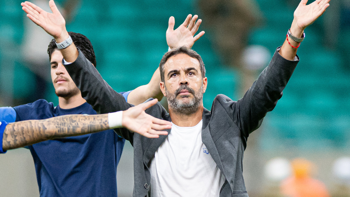 Artur Jorge elogia quatro jovens do Cruzeiro: ‘Muito importantes’