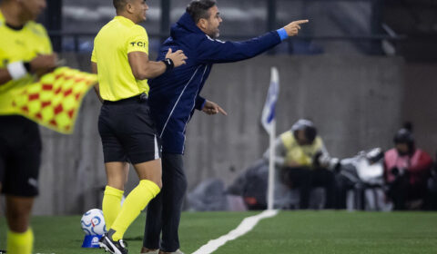 Artur Jorge valoriza empate do Cruzeiro e avisa sobre pontos em disputa: ‘Vamos em busca’