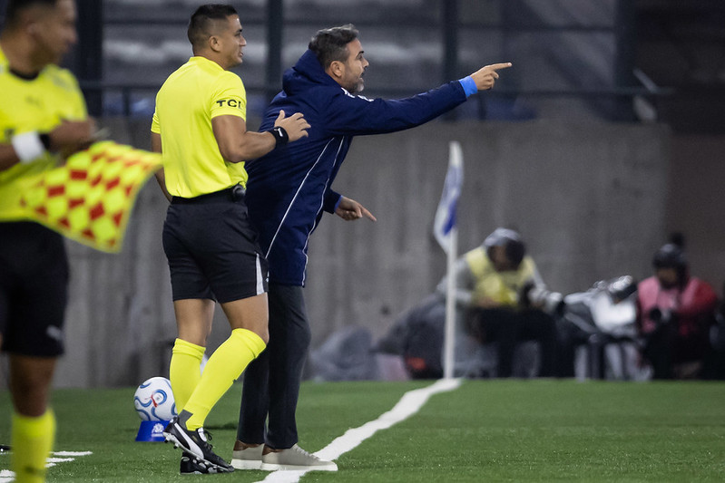 Artur Jorge valoriza empate do Cruzeiro e avisa sobre pontos em disputa: ‘Vamos em busca’
